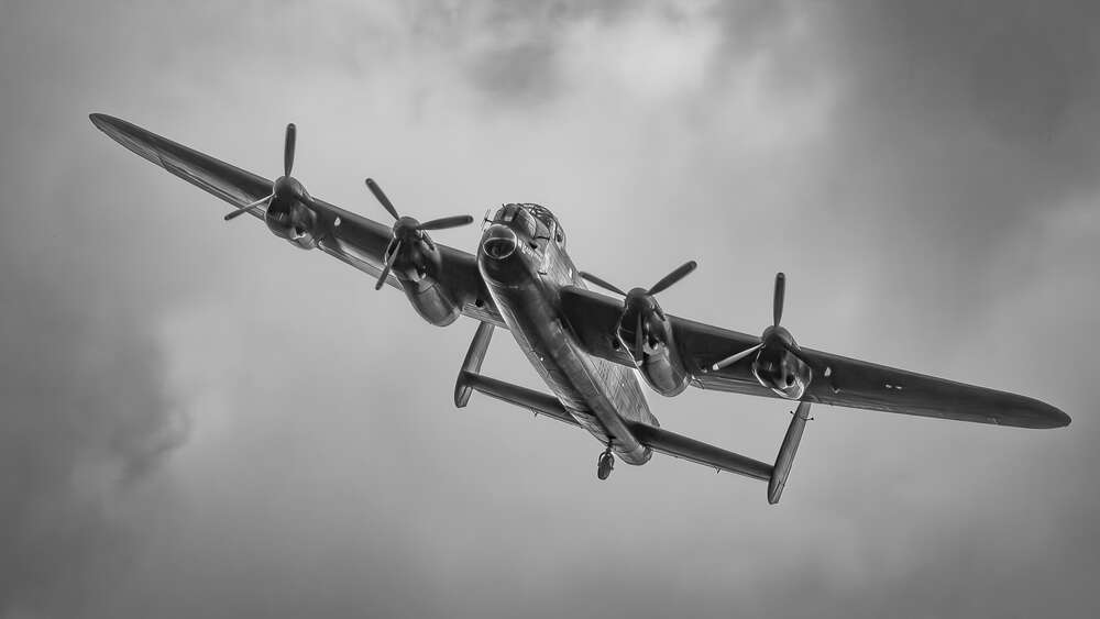 Lancaster Bomber On Low Pass - Peter Freeman